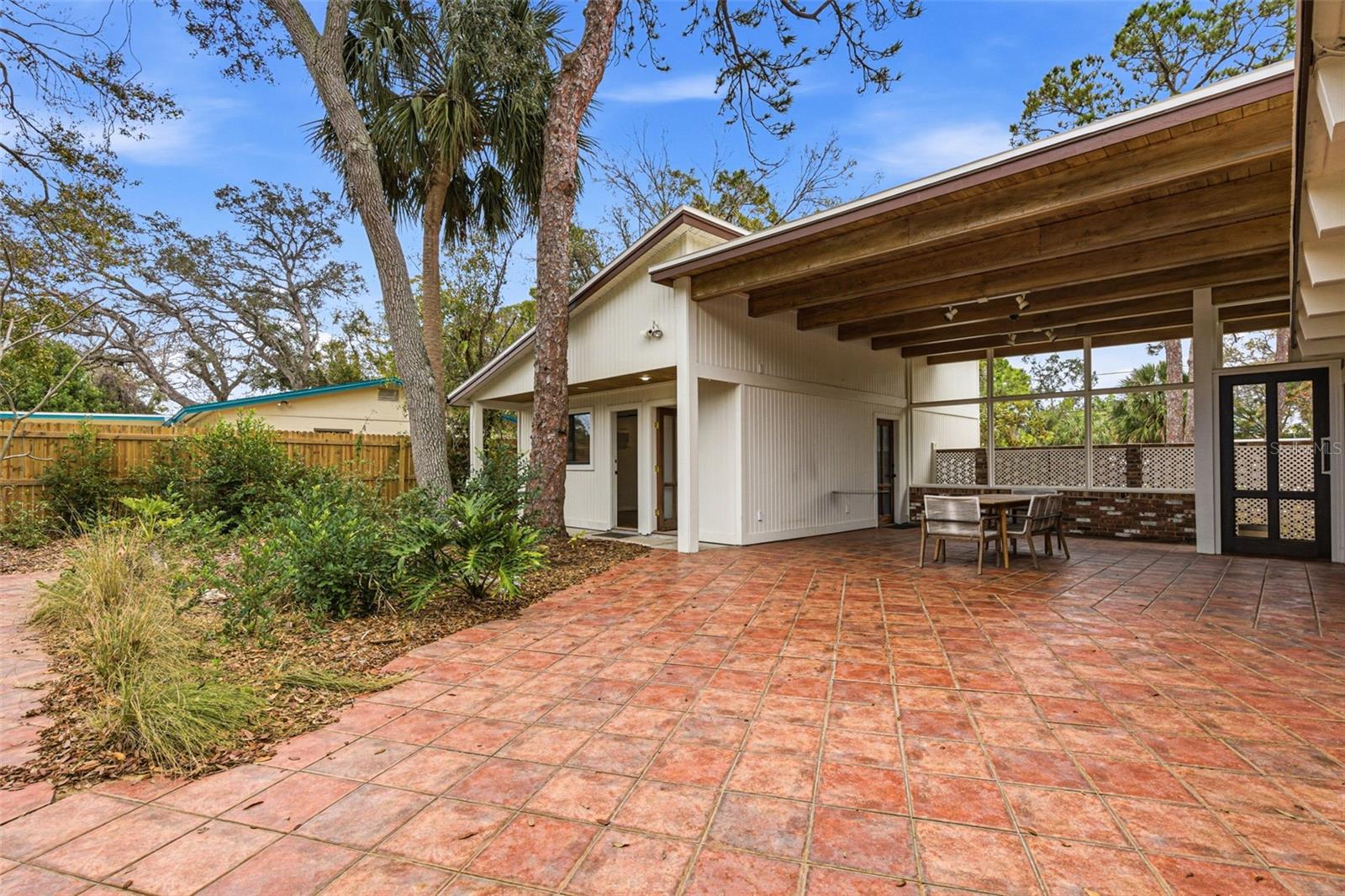 LAKEWOOD ESTATES SEC A - Residential