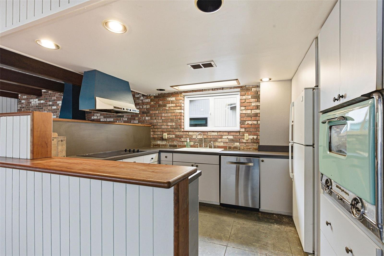 LAKEWOOD ESTATES SEC A - Residential