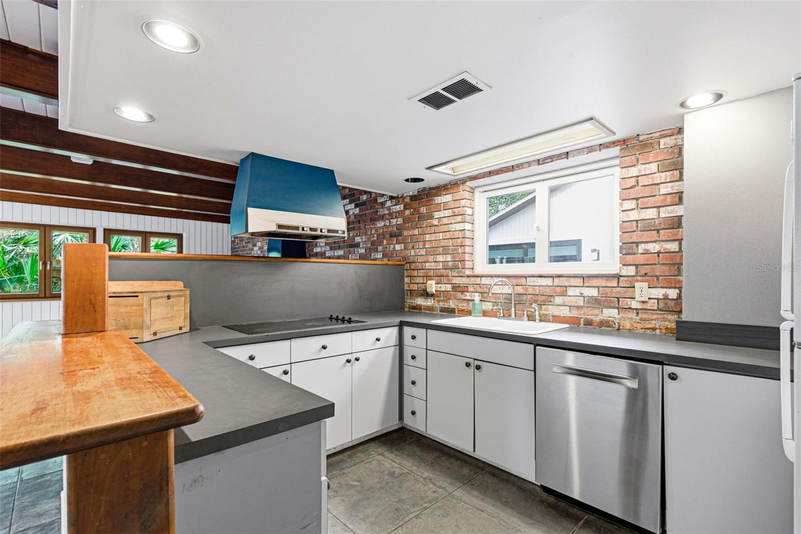 LAKEWOOD ESTATES SEC A - Residential