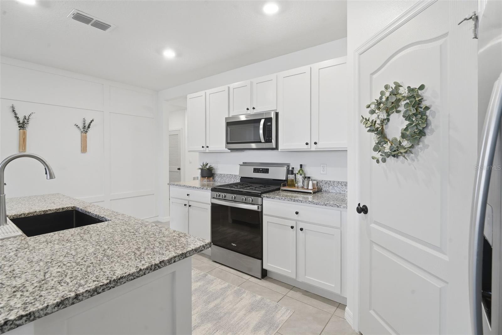 RIVIERA BELLA UN 9B - Residential