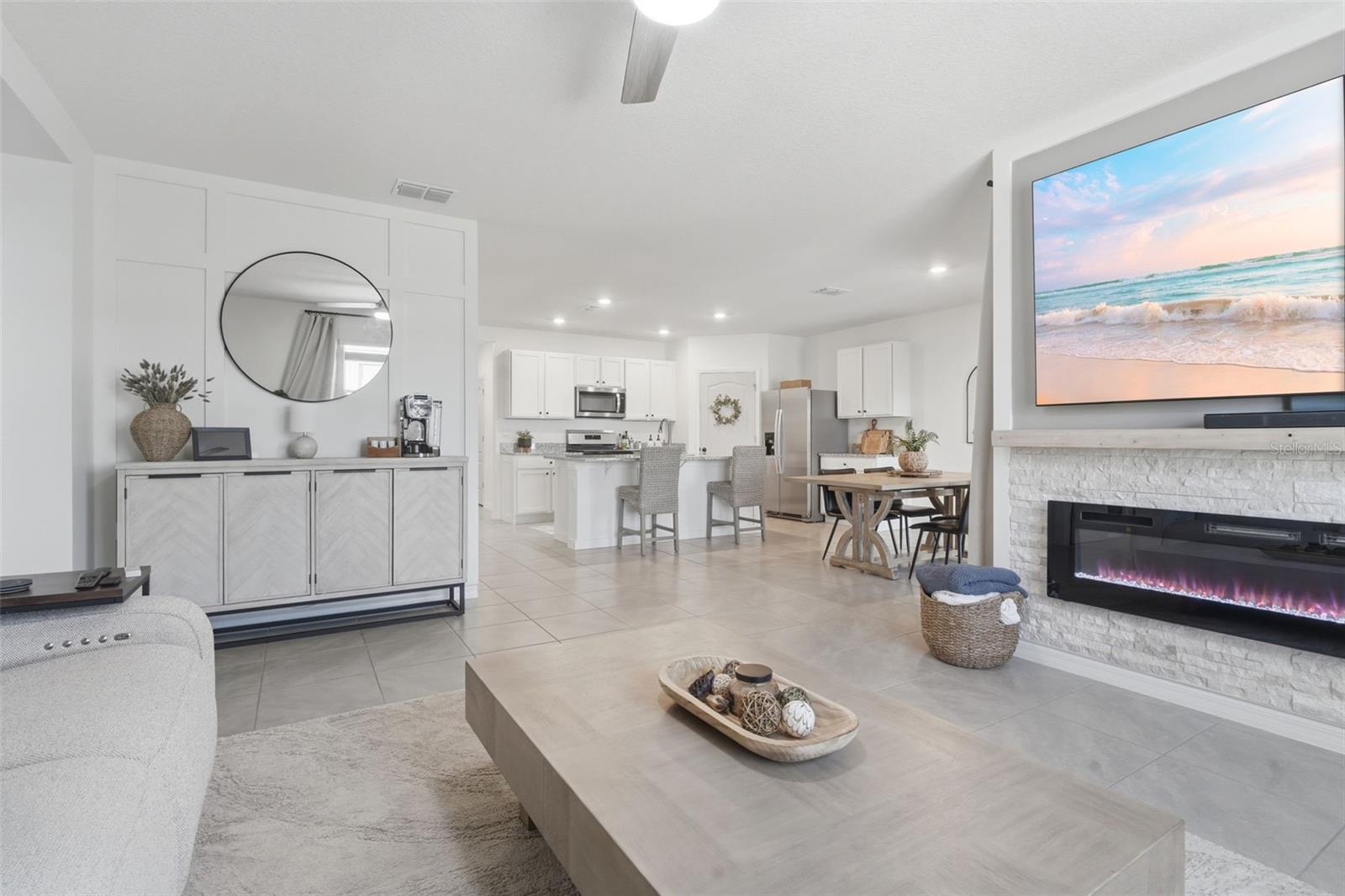 RIVIERA BELLA UN 9B - Residential