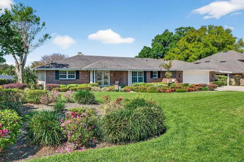 Photo of 4510 Lake Gem Circle, Orlando, FL 32806 (MLS # O6392900)