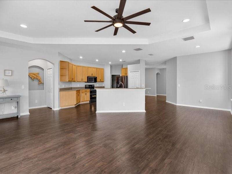 5513 GOLDEN ISLES DRIVE