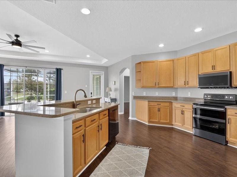 5513 GOLDEN ISLES DRIVE