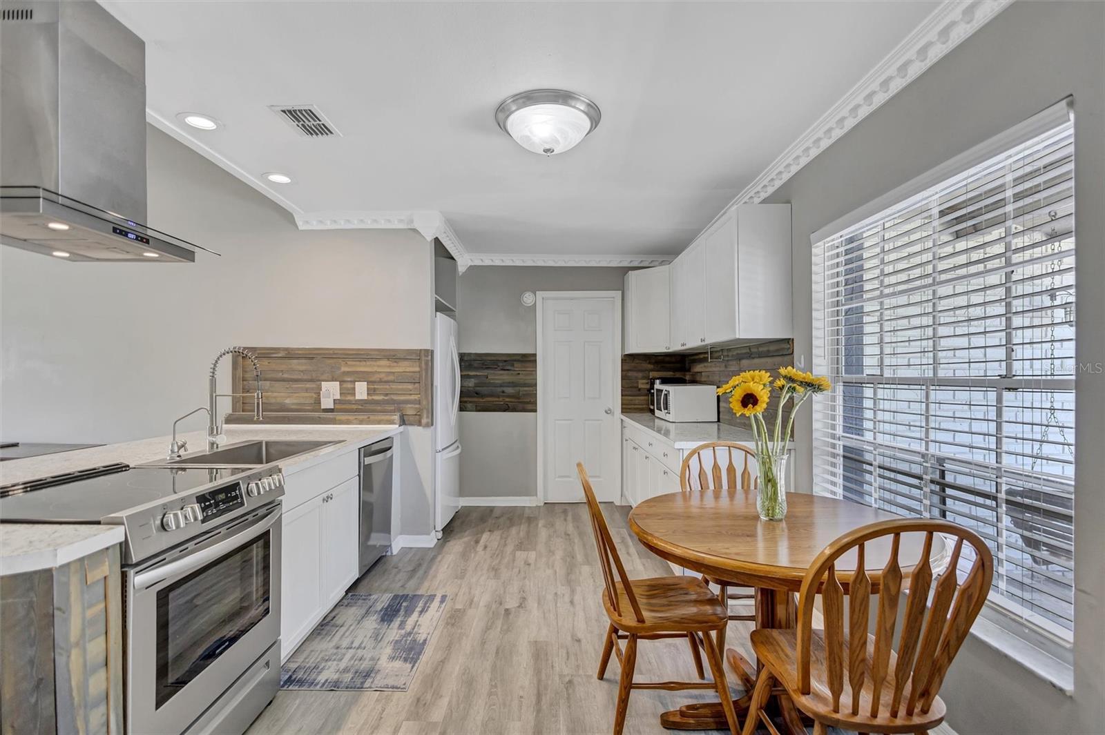 LAKEVIEW VILLAGE SEC J - Residential