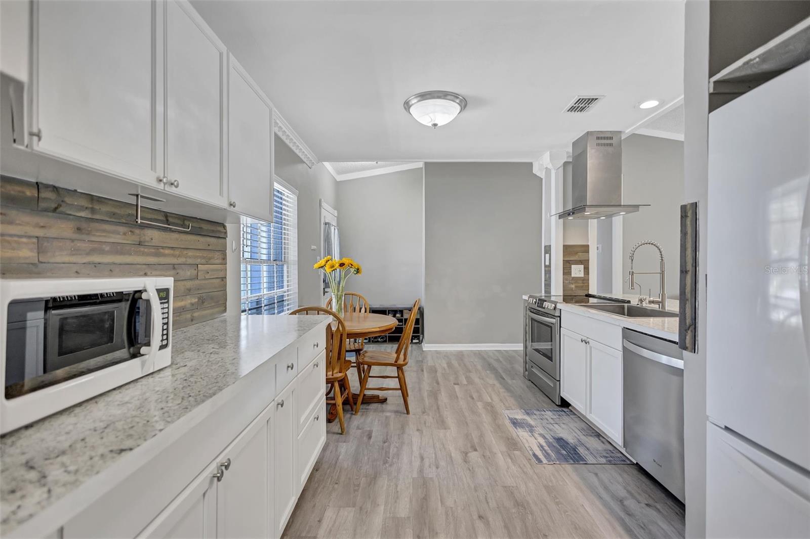 LAKEVIEW VILLAGE SEC J - Residential