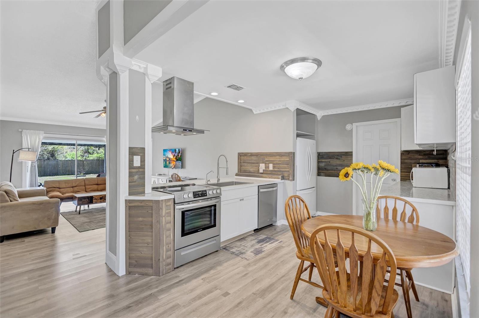 LAKEVIEW VILLAGE SEC J - Residential