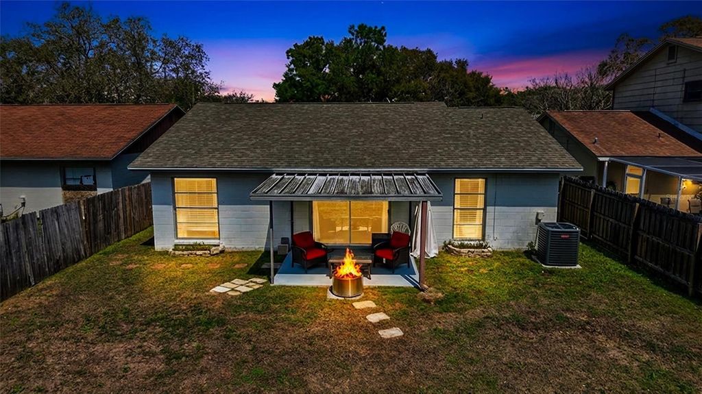 Photo of 1735 Lakeview Village Drive, Brandon, FL 33510 (MLS # TB8489294)