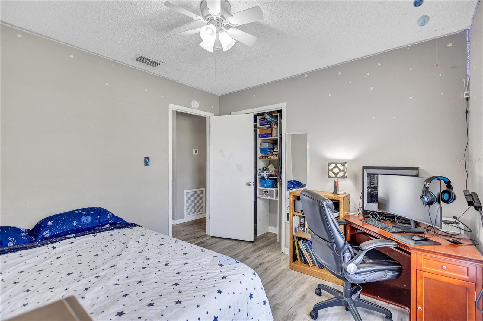 LAKEVIEW VILLAGE SEC J - Residential