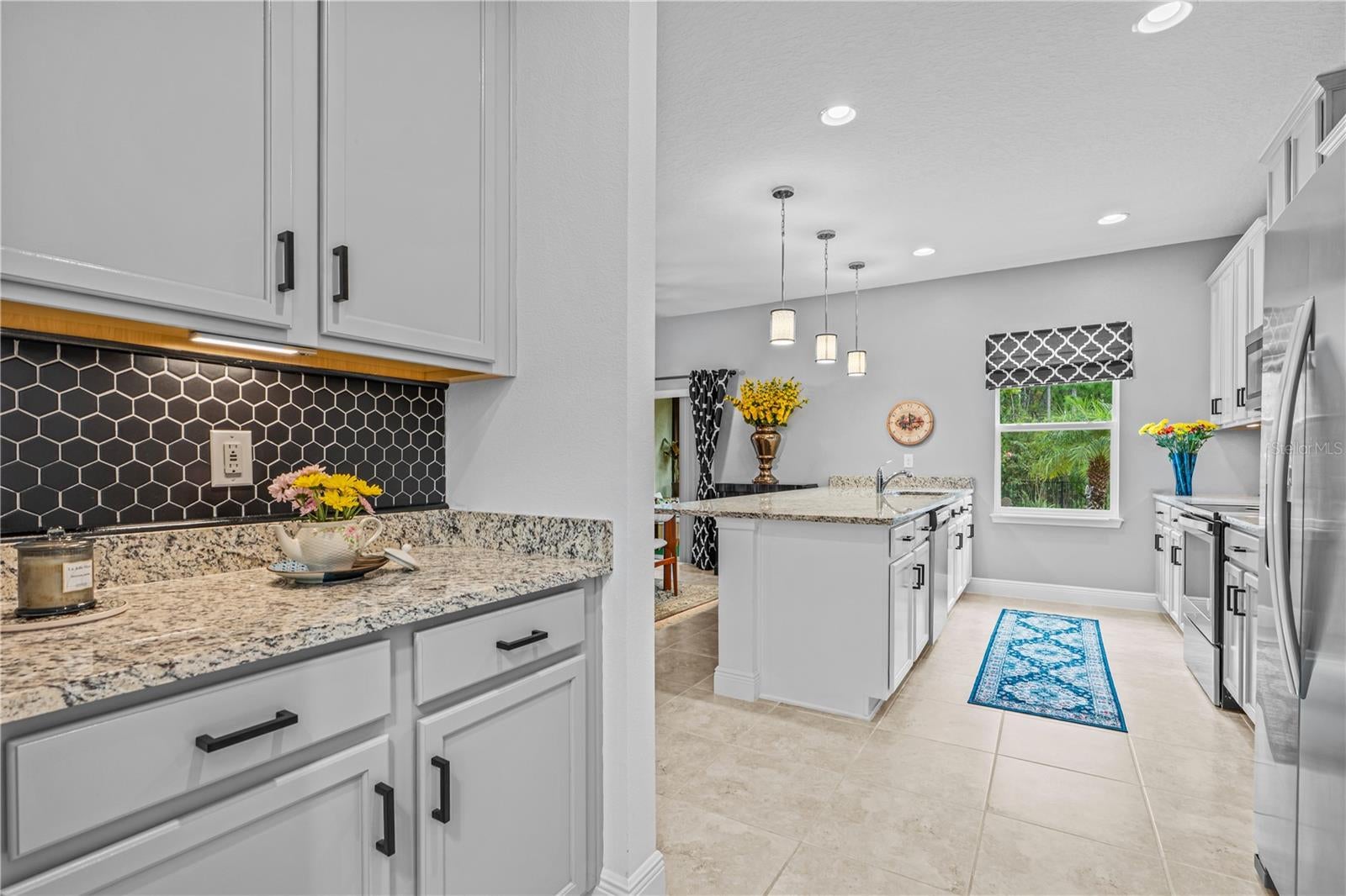 5635 ESTERO LOOP