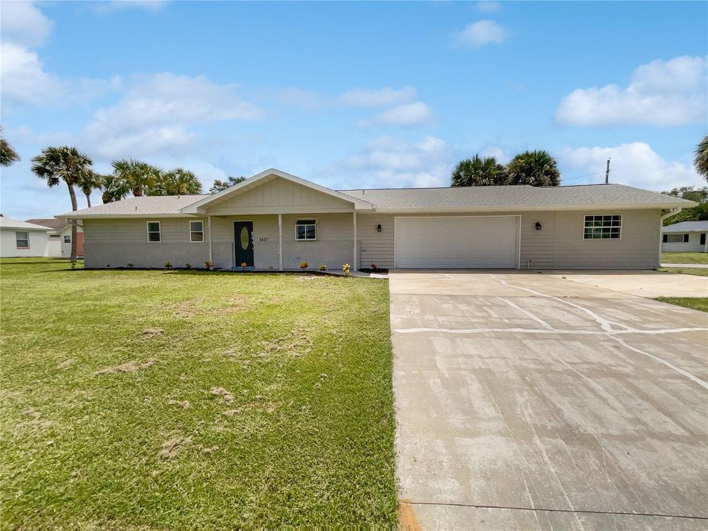 Photo of 1427 E Gate Drive, Venice, FL 34285 (MLS # O6240359)
