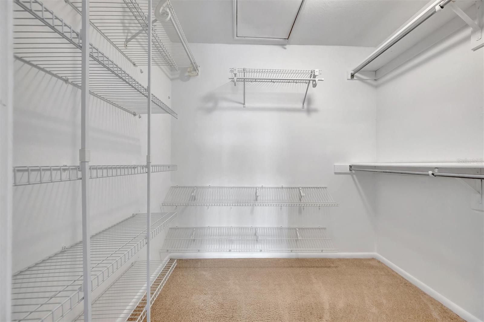 BAY HOLLOW - Residential