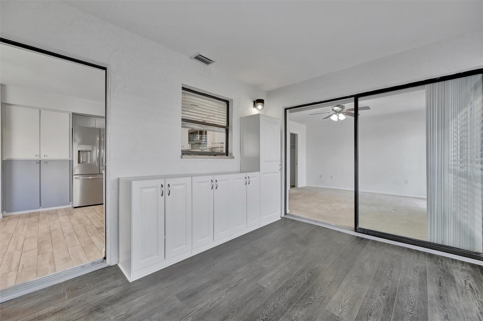 BAY HOLLOW - Residential