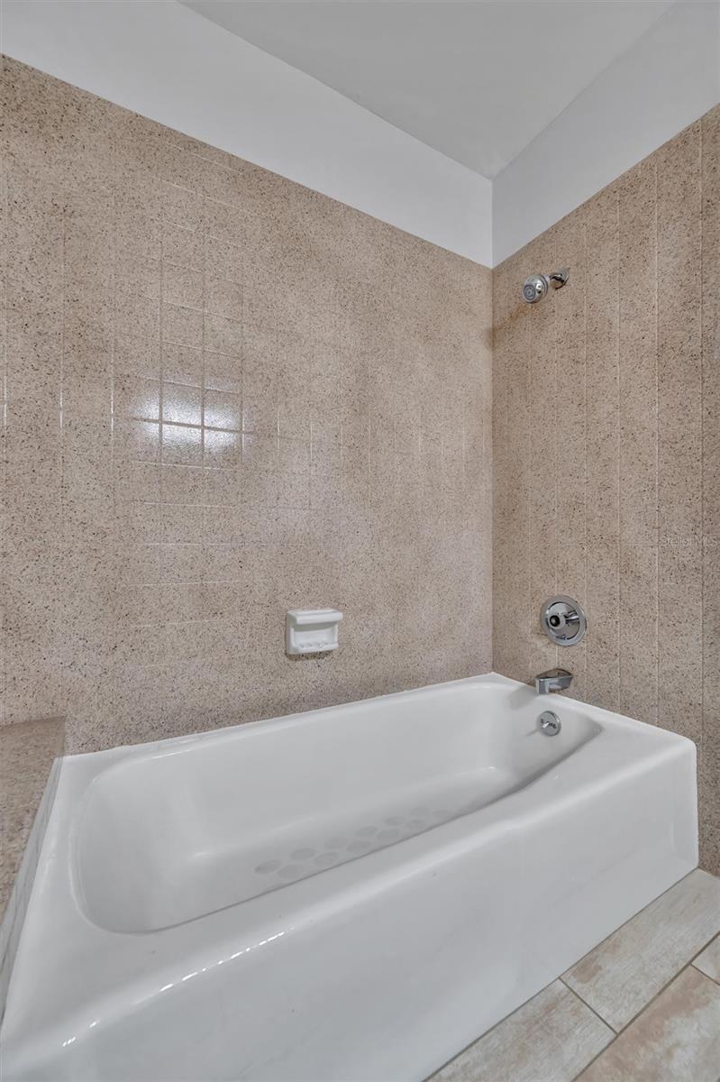 BAY HOLLOW - Residential