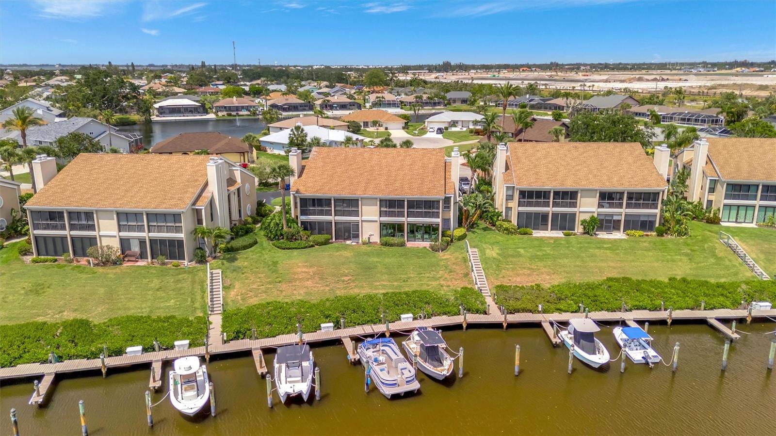 BAY HOLLOW - Residential