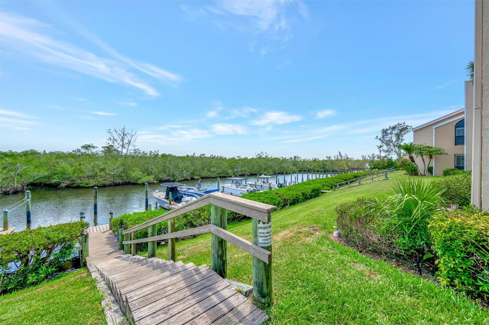 BAY HOLLOW - Residential