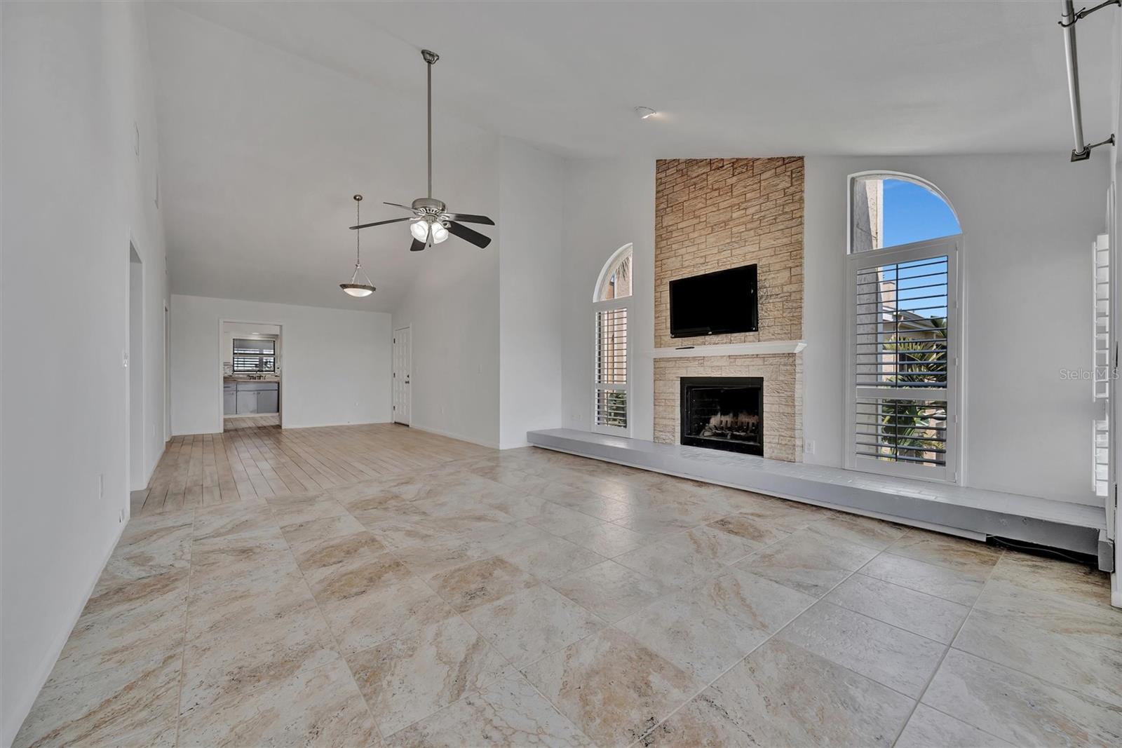 BAY HOLLOW - Residential