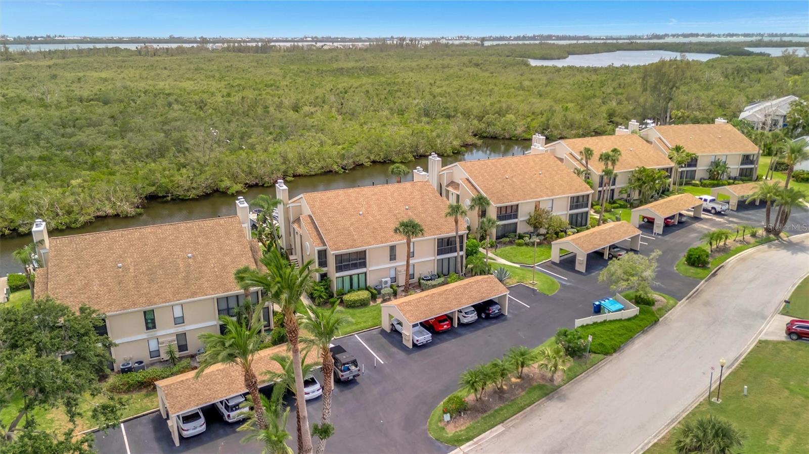 BAY HOLLOW - Residential