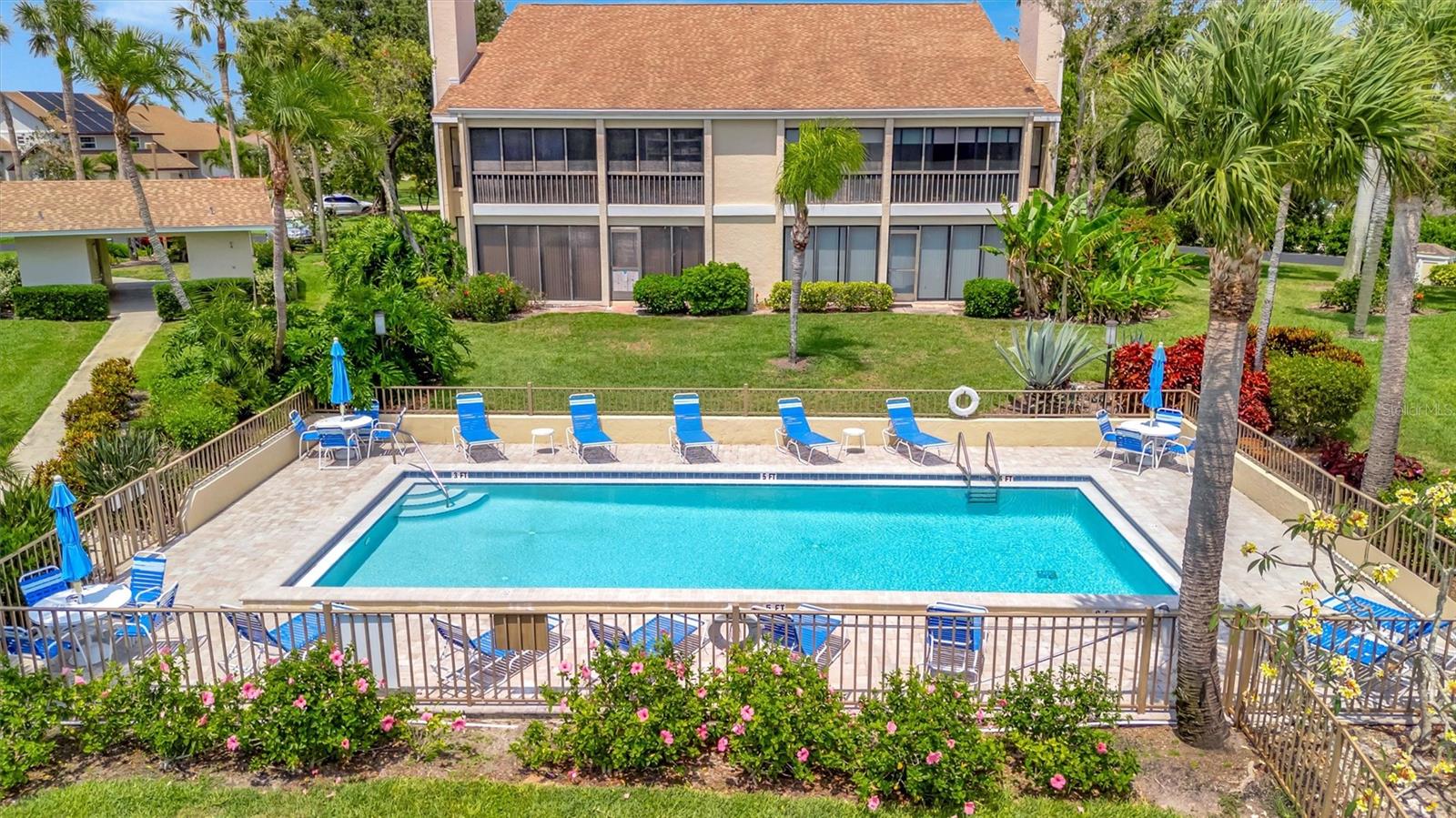 BAY HOLLOW - Residential