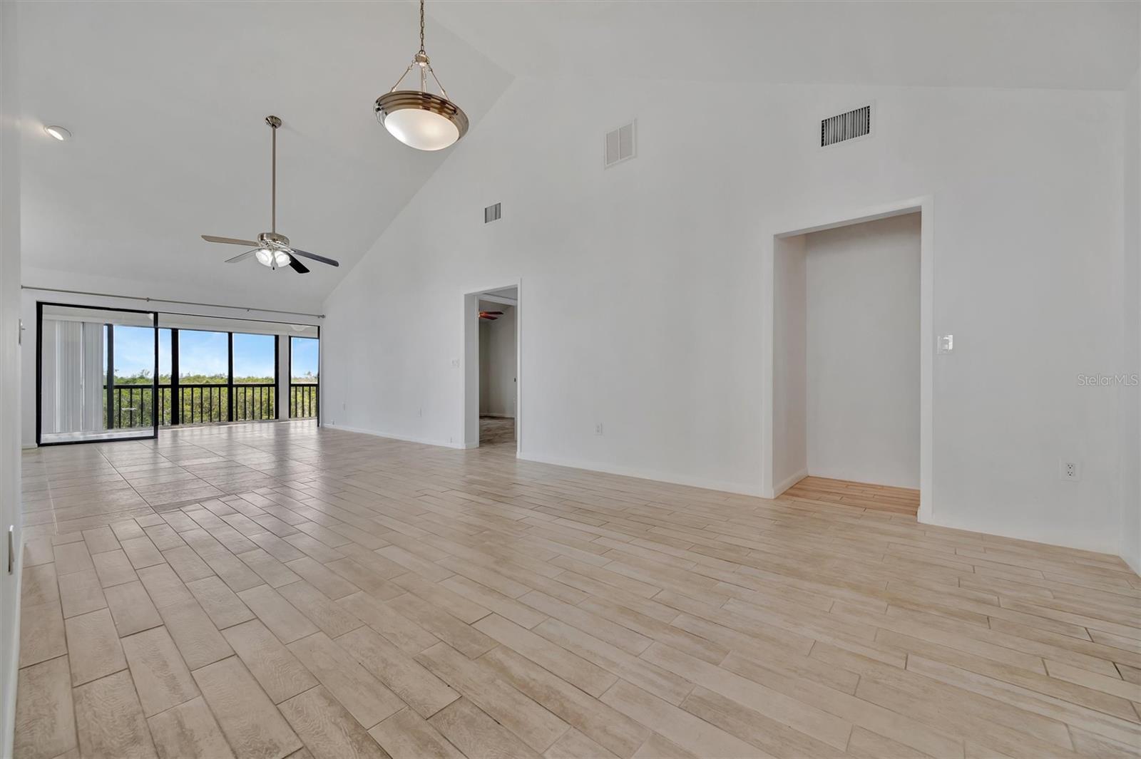 BAY HOLLOW - Residential