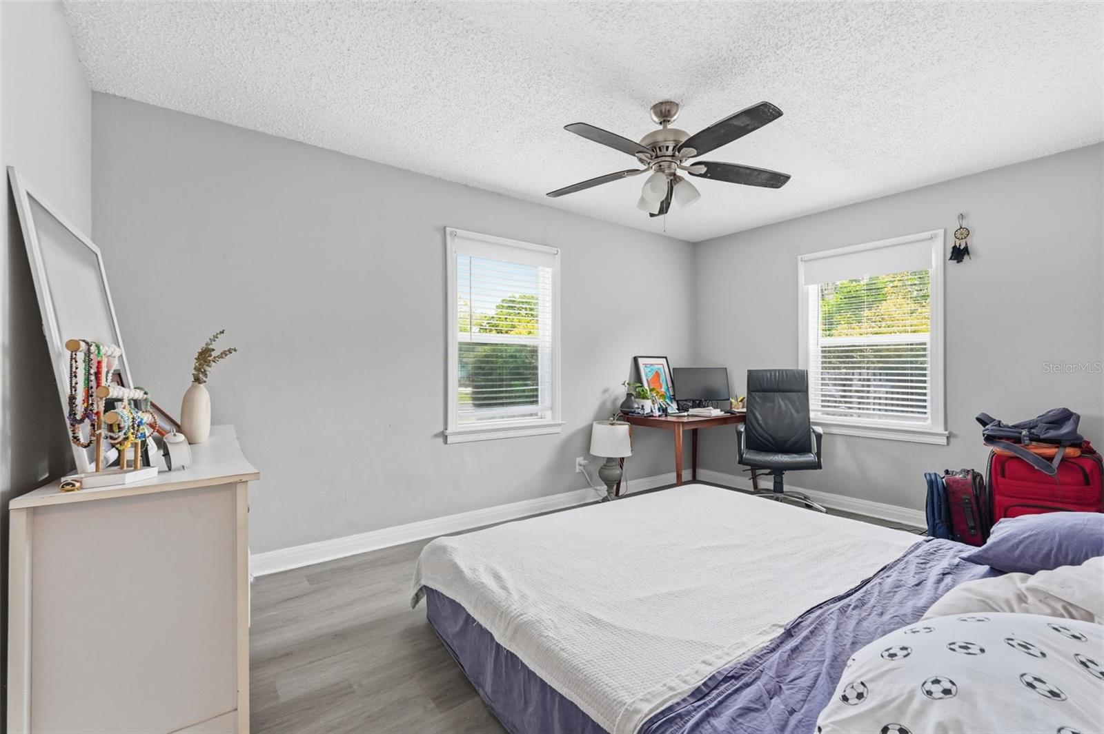 KENILWORTH - Residential