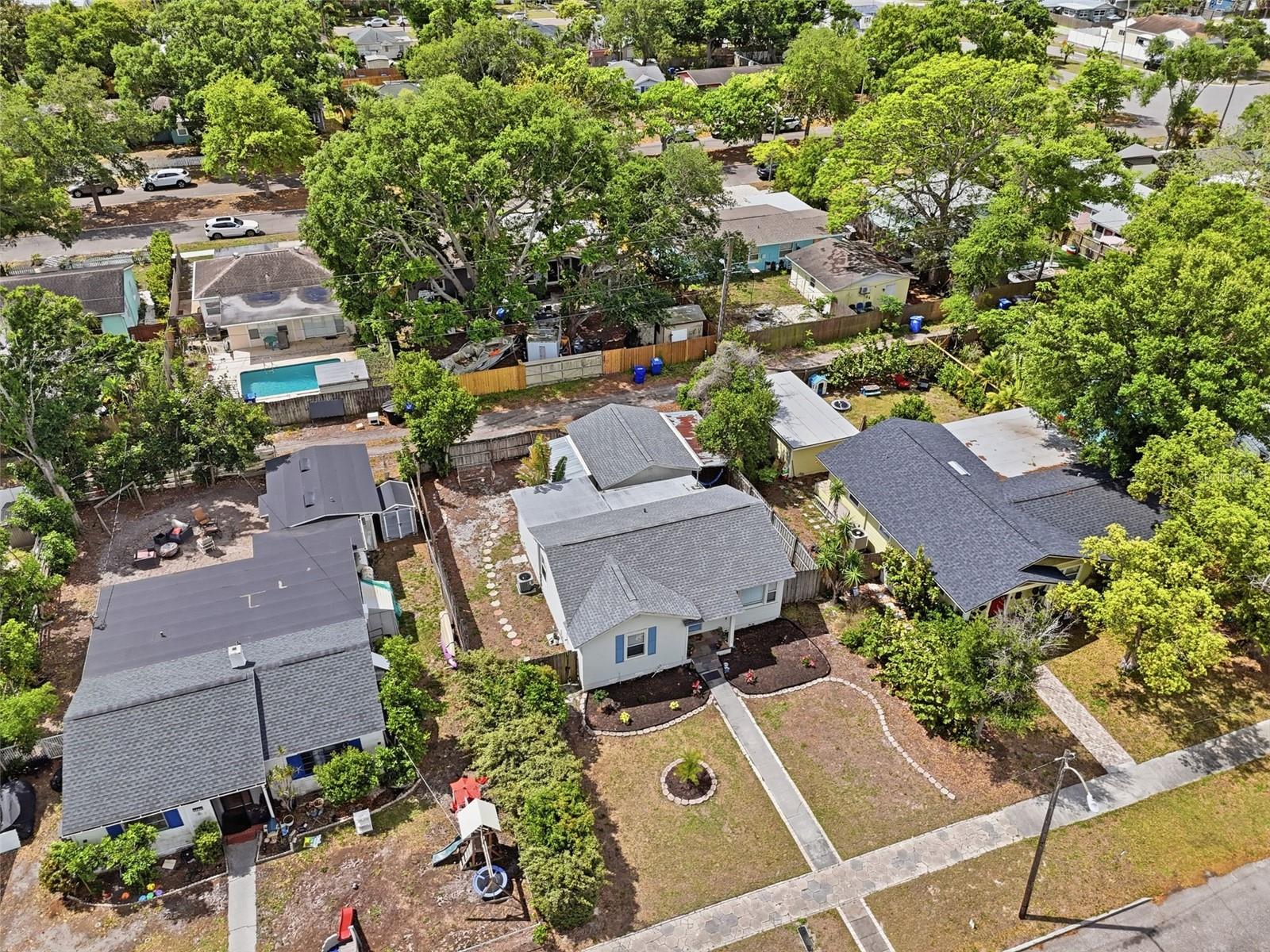 KENILWORTH - Residential