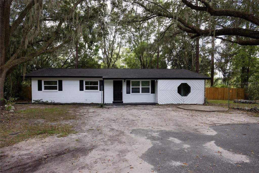Photo of 14637 NE 145th Avenue, Waldo, FL 32694 (MLS # GC538878)