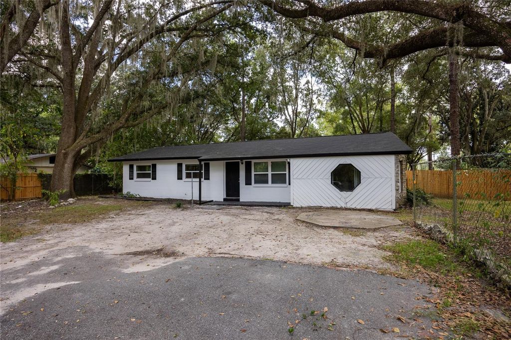 Photo of 14637 NE 145th Avenue, Waldo, FL 32694 (MLS # GC538878)