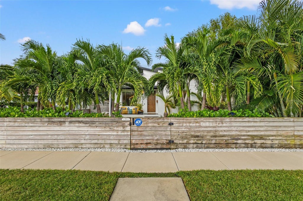 Photo of 4043 7th Avenue N, St Petersburg, FL 33713 (MLS # TB8541418)