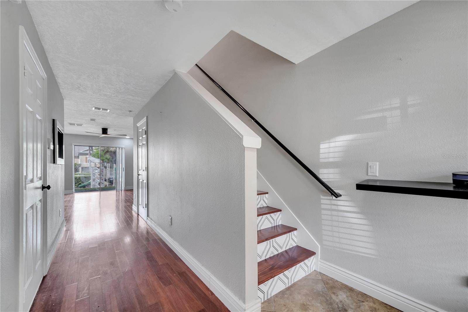 CORNICHE TWNHMS A REP - Residential Lease