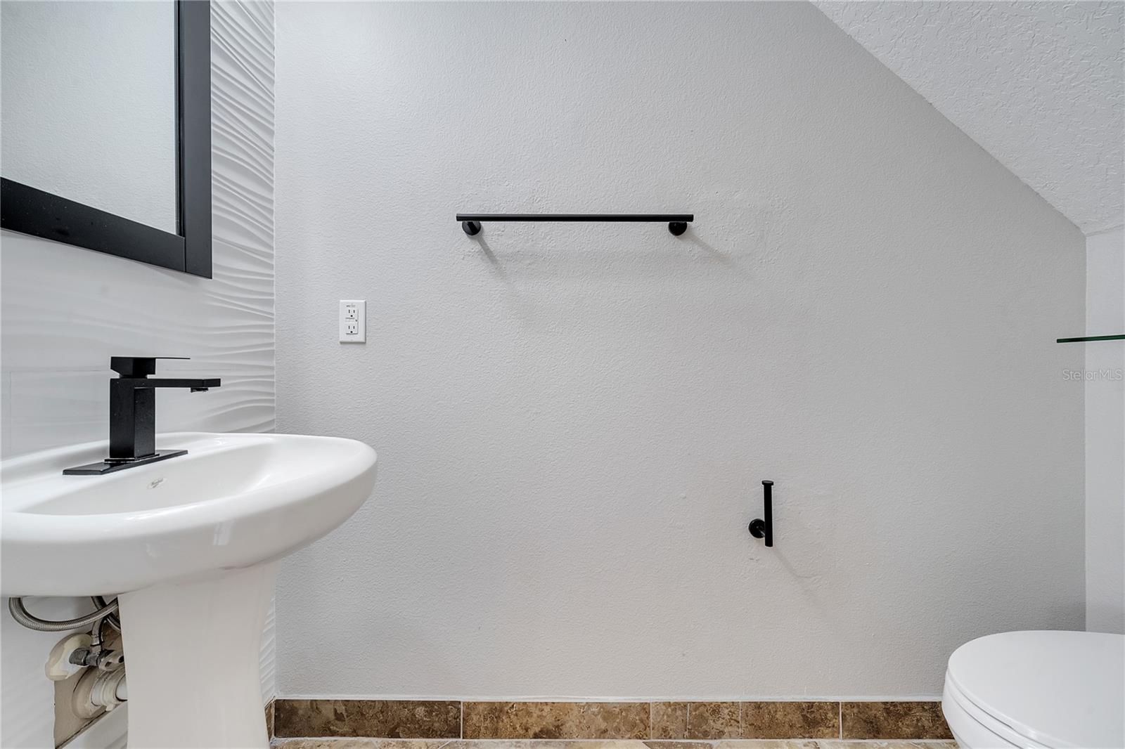 CORNICHE TWNHMS A REP - Residential Lease