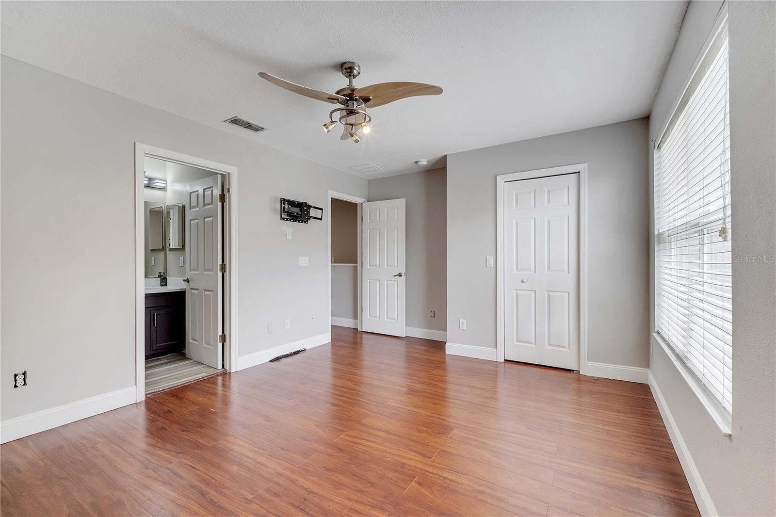 CORNICHE TWNHMS A REP - Residential Lease