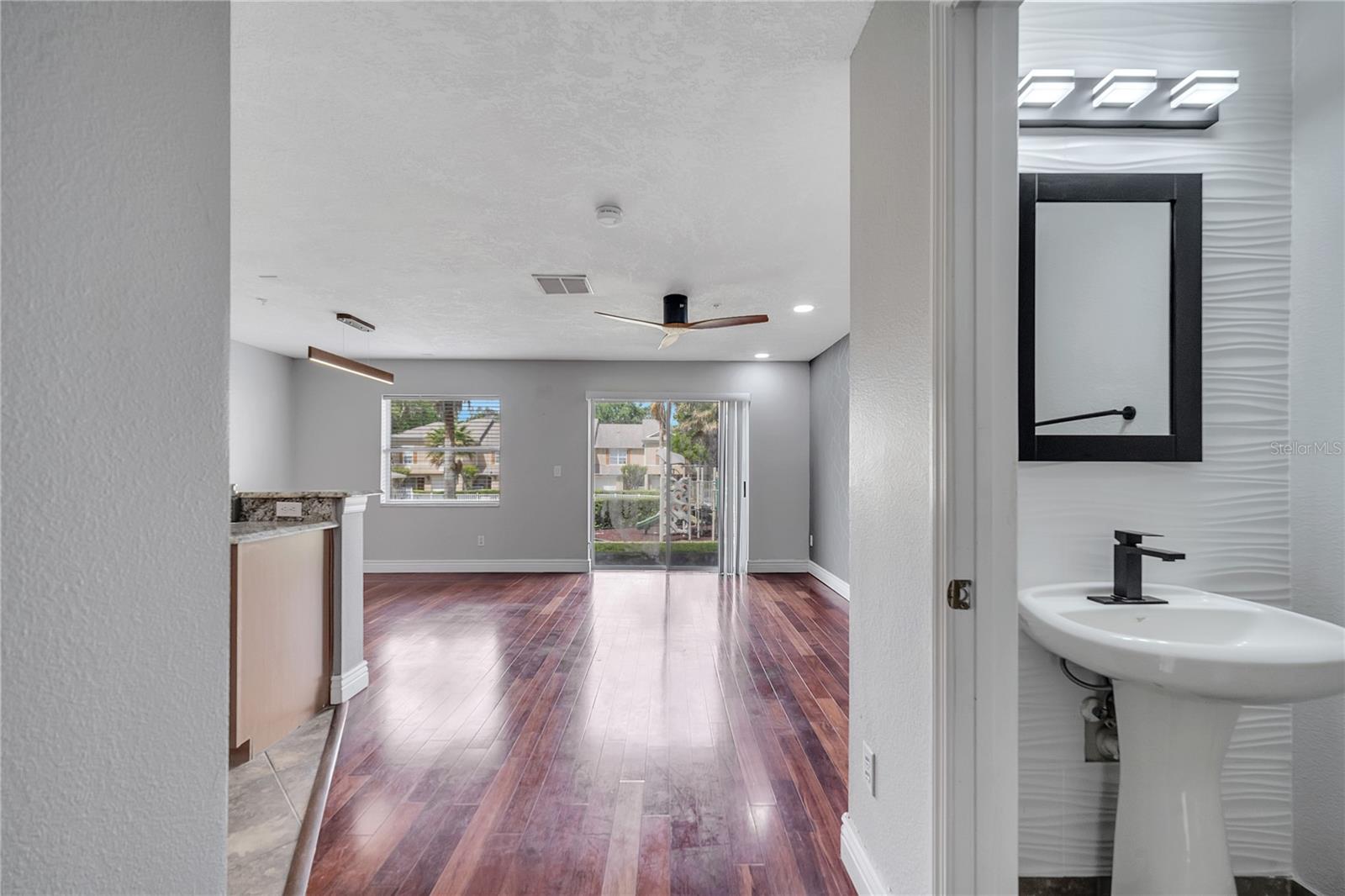 CORNICHE TWNHMS A REP - Residential Lease