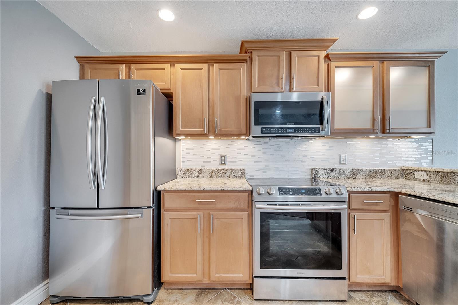 CORNICHE TWNHMS A REP - Residential Lease