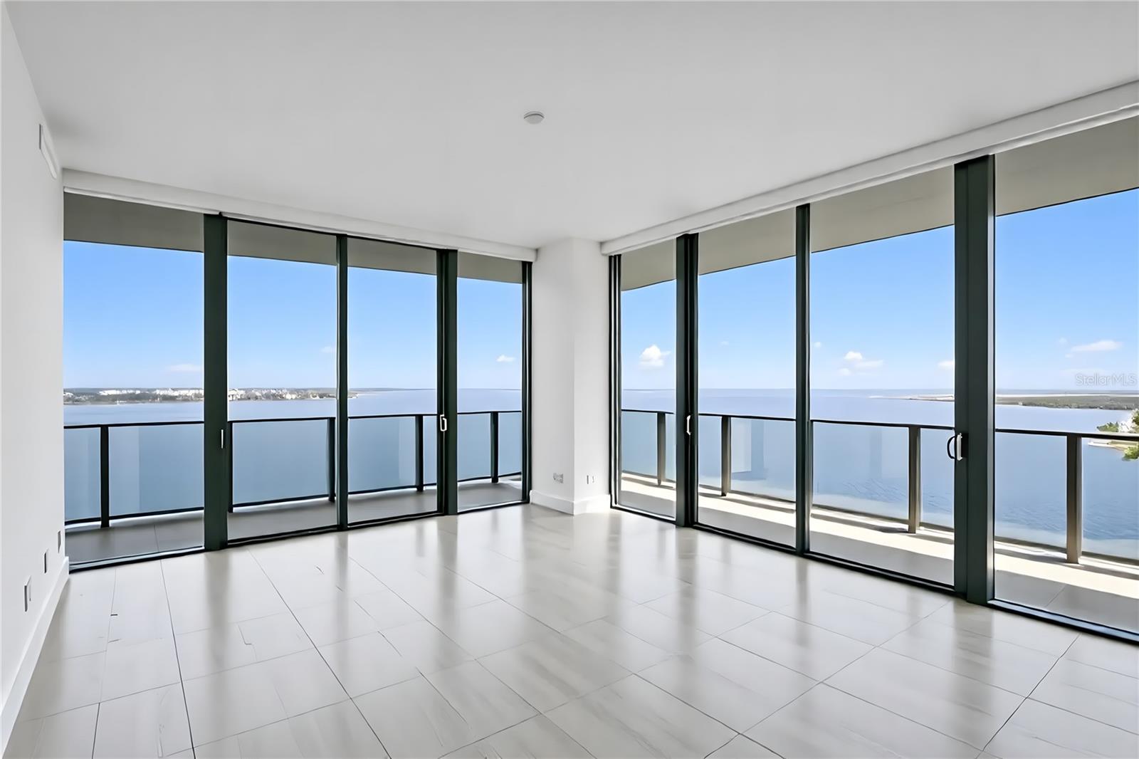 RITZ CARLTON RESIDENCES 3105 BAY OAKS CONDO PLC - Residential
