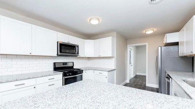 MEADOW OAK SUB UN 1 - Residential Lease