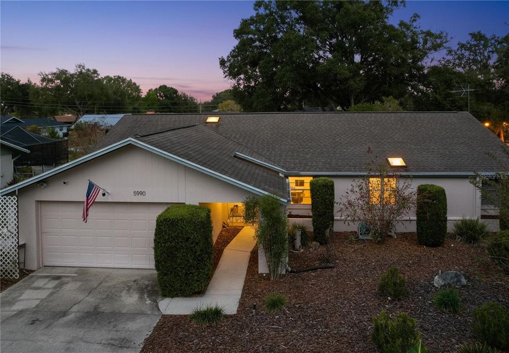 Photo of 5990 High Glen Drive, Lakeland, FL 33813 (MLS # TB8452897)