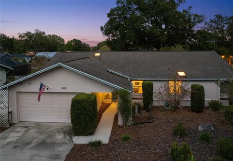 Photo of 5990 High Glen Drive, Lakeland, FL 33813 (MLS # TB8452897)