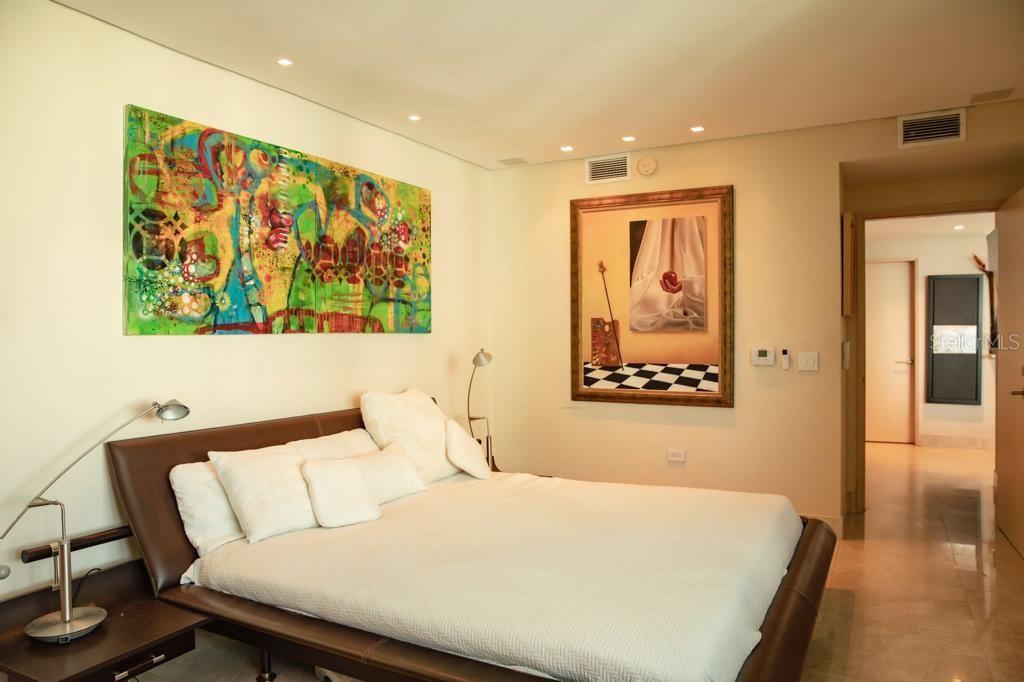 COSMOPOLITAN - Residential