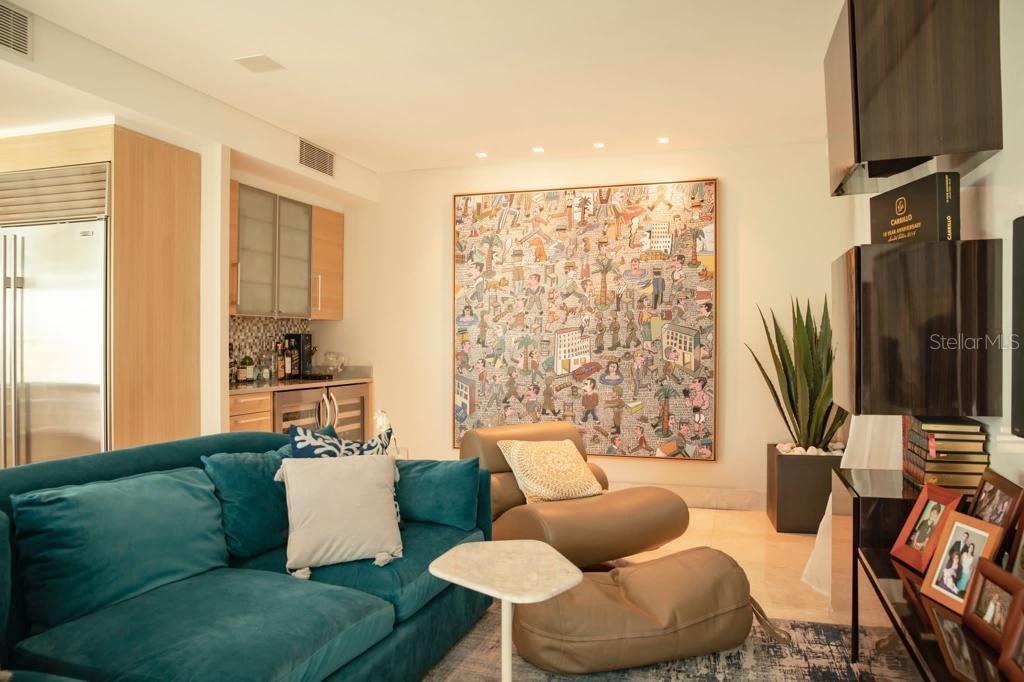 COSMOPOLITAN - Residential