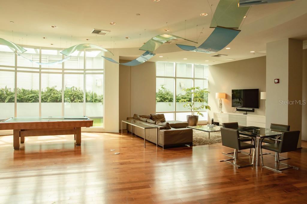 COSMOPOLITAN - Residential