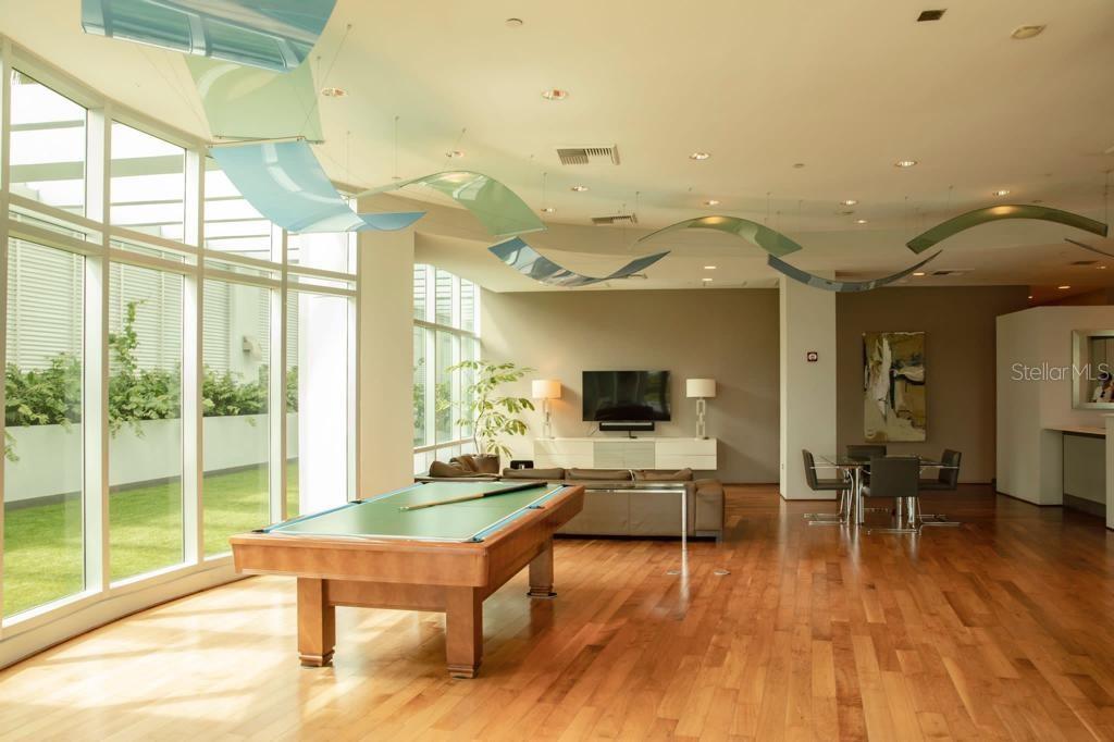 COSMOPOLITAN - Residential