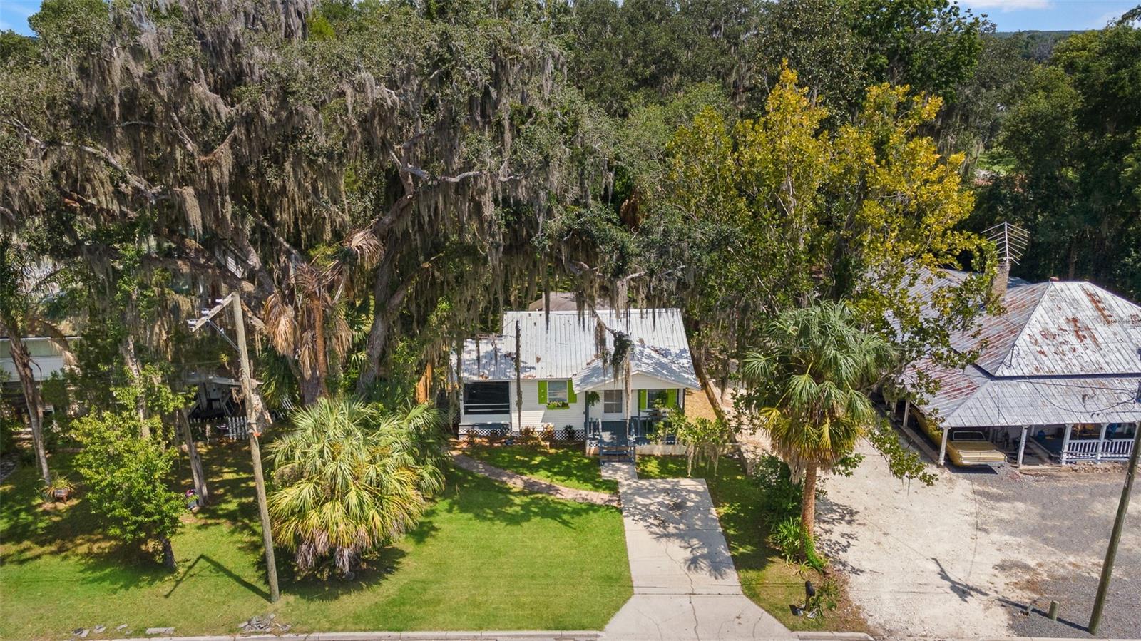 310 W DAMPIER STREET