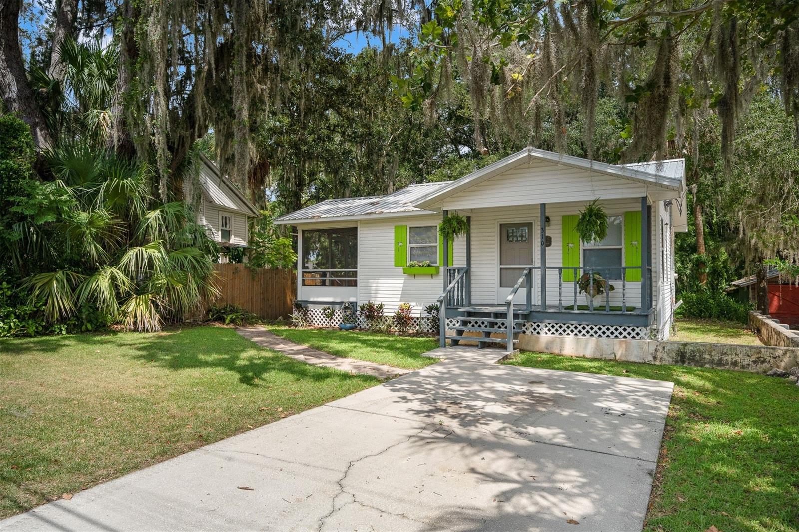 310 W DAMPIER STREET