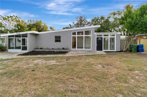 Photo of 2334 Avenue E NW, Winter Haven, FL 33880 (MLS # TB8456875)