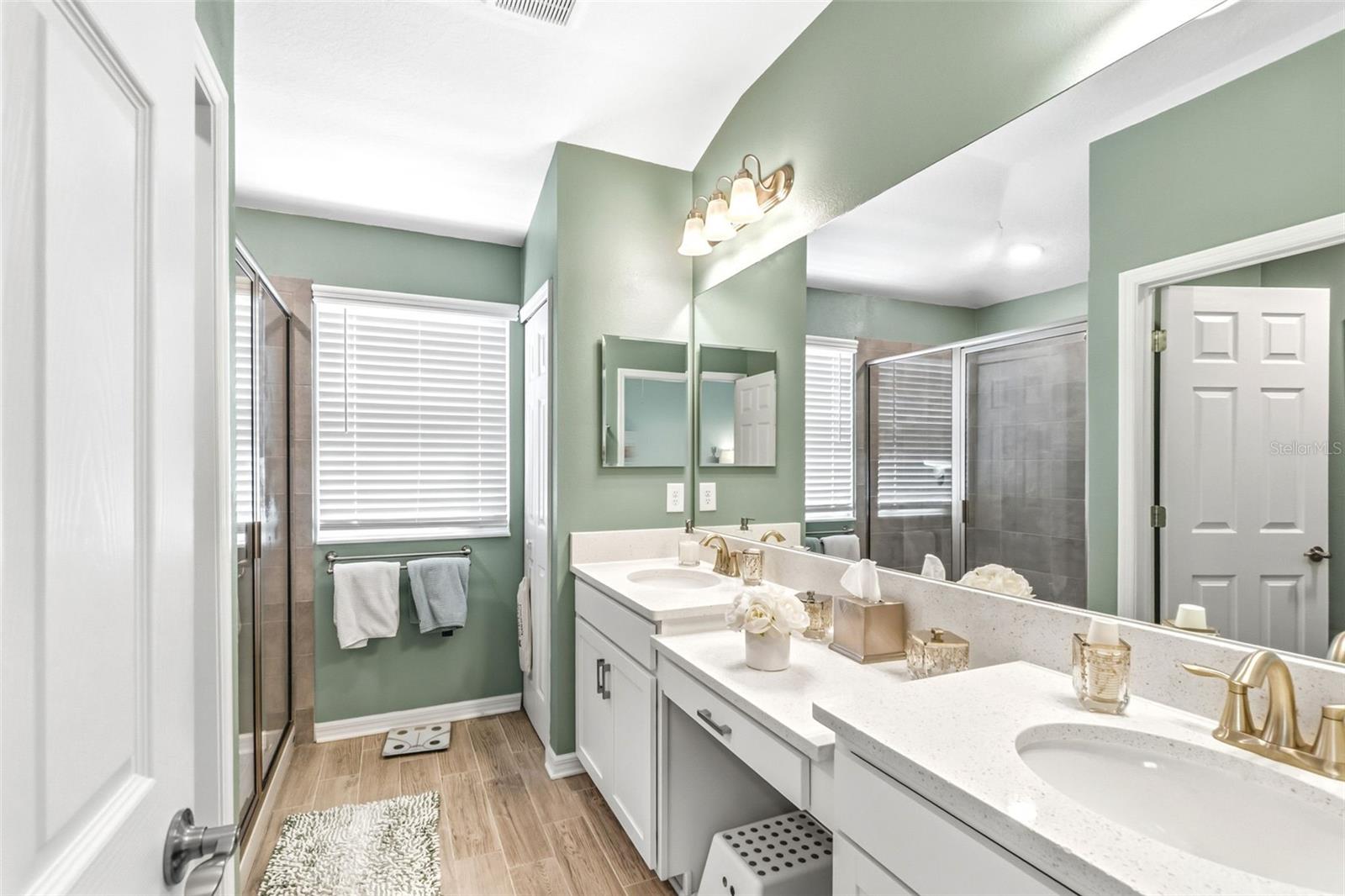 SIENNA PARK TWNHMS/UNIVERSITY - Residential