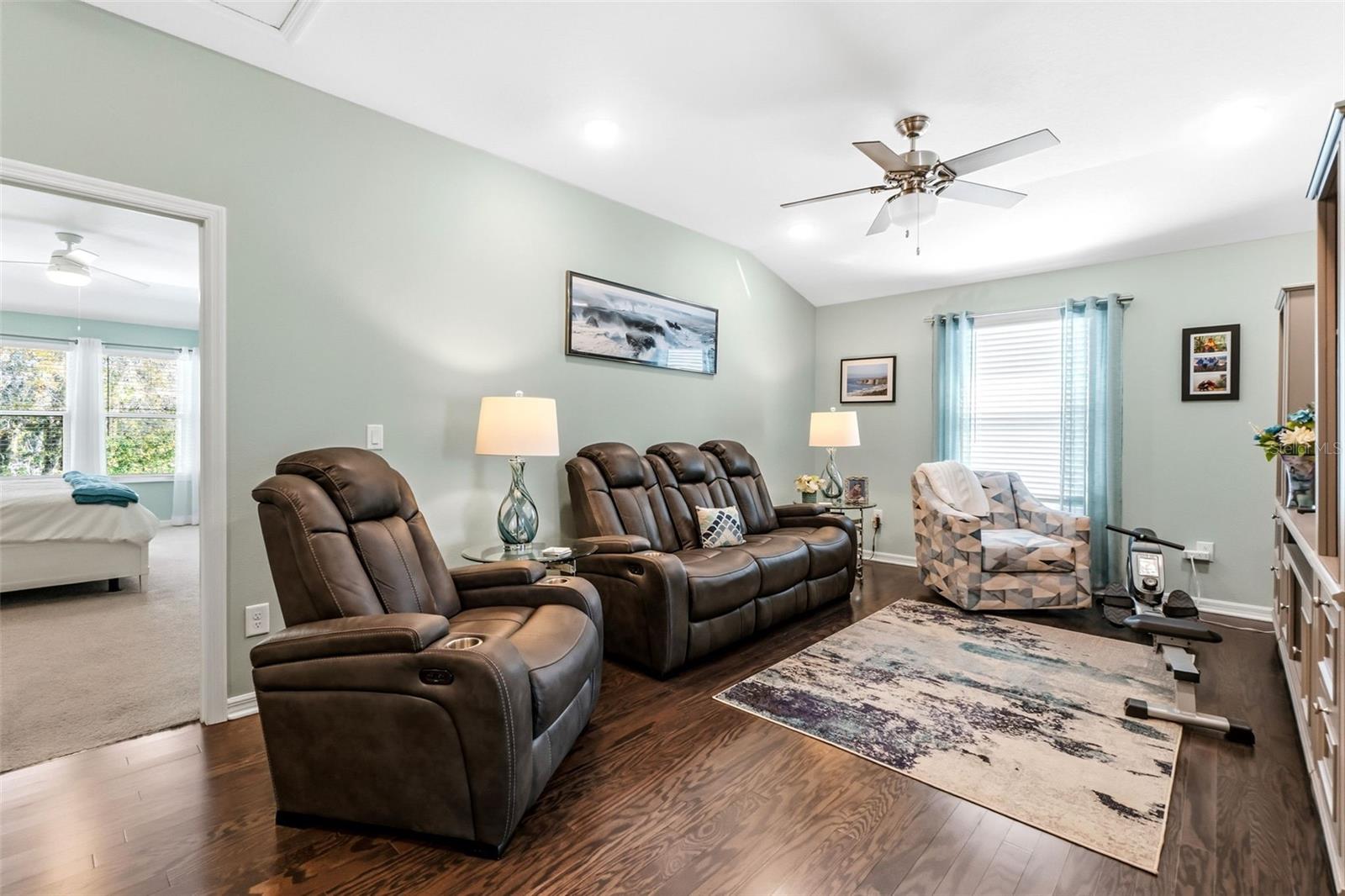 SIENNA PARK TWNHMS/UNIVERSITY - Residential