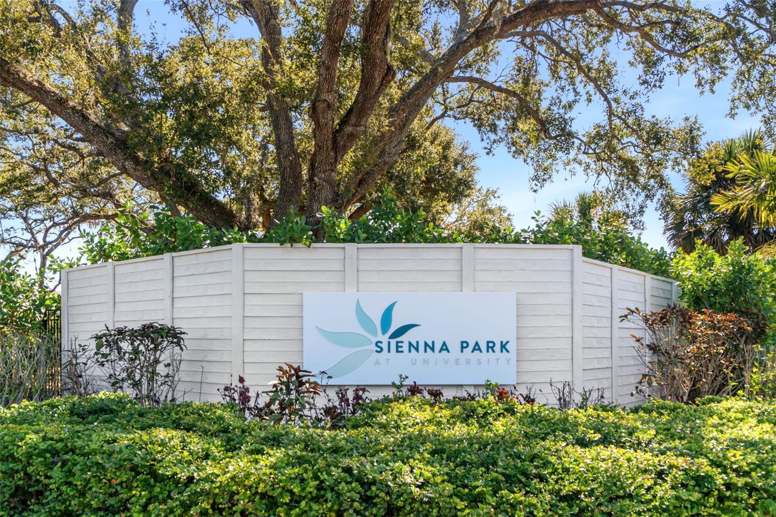 SIENNA PARK TWNHMS/UNIVERSITY - Residential