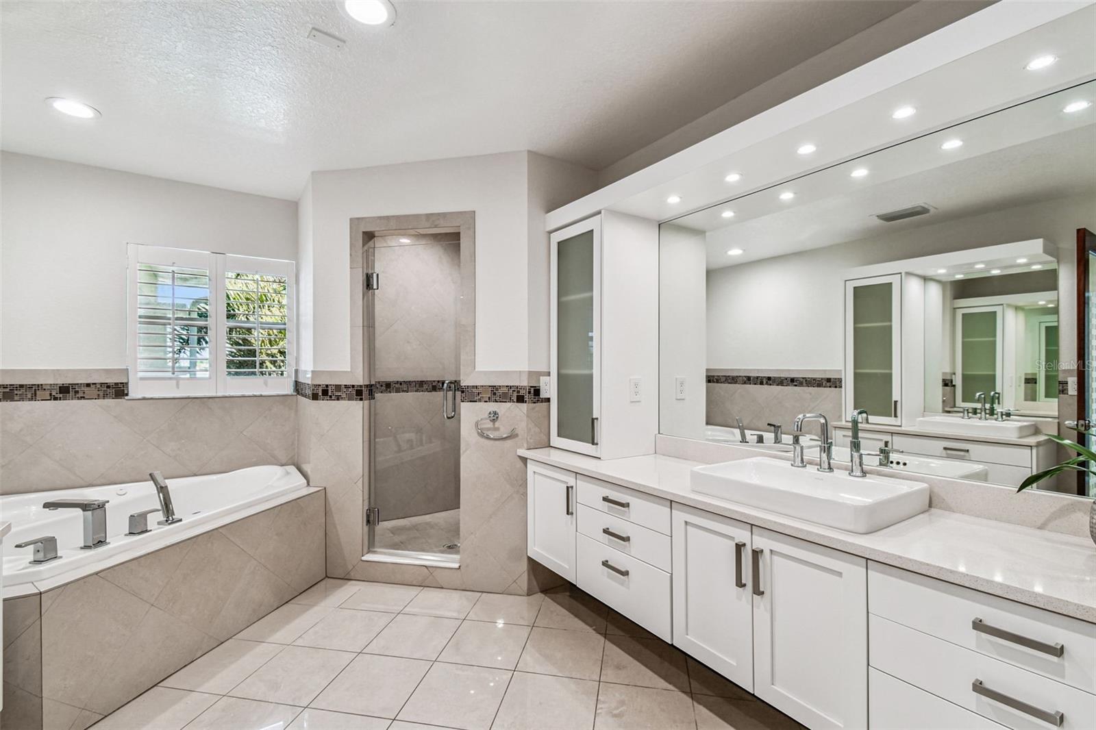 DAVIS ISLANDS - Residential Lease