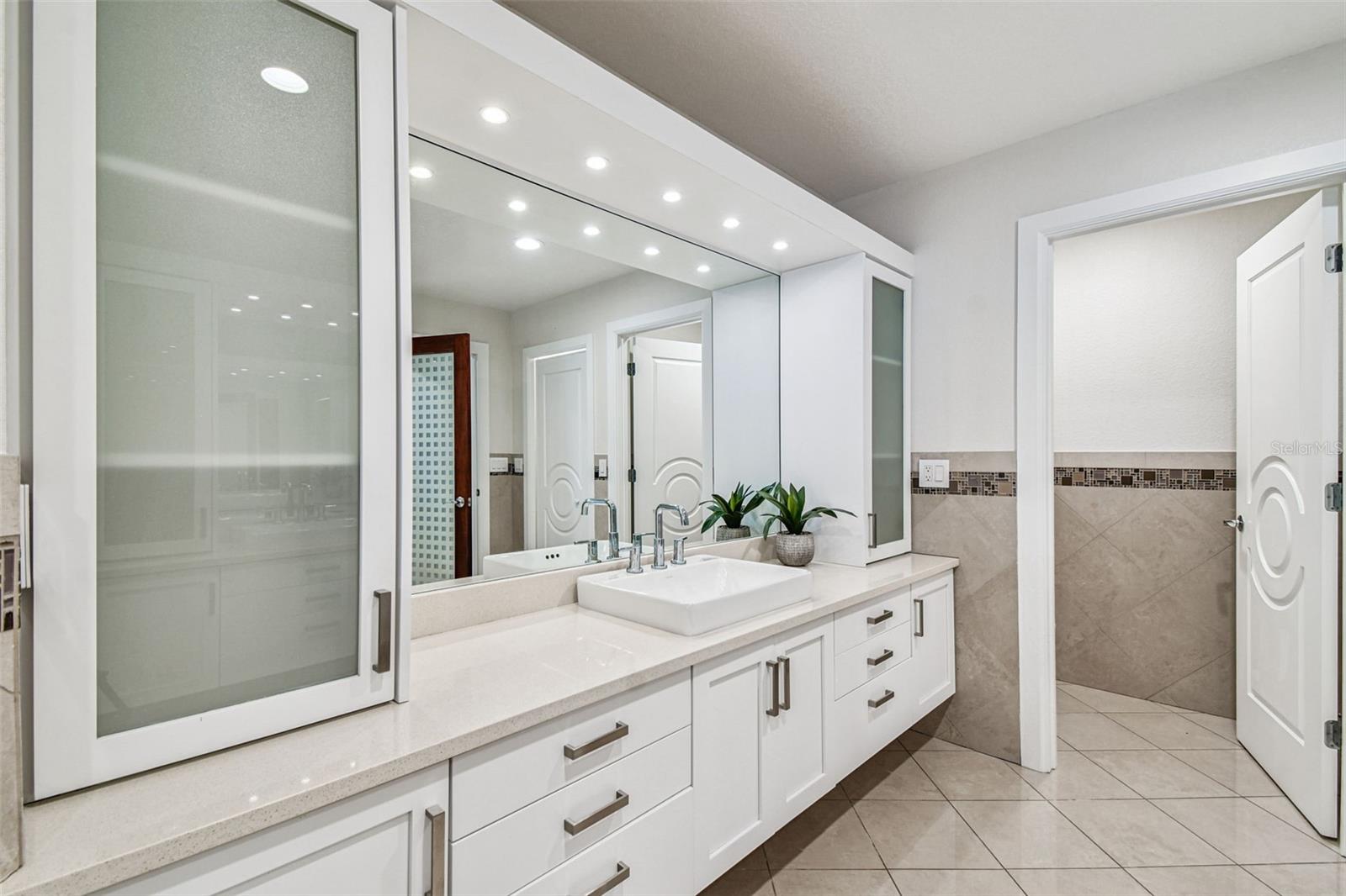 DAVIS ISLANDS - Residential Lease